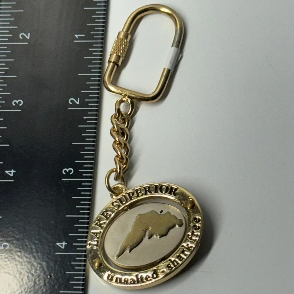 Lake‎ Superior Keychain Lighthouse Unsalted Shark Free Souvenir Gift Gold Tone